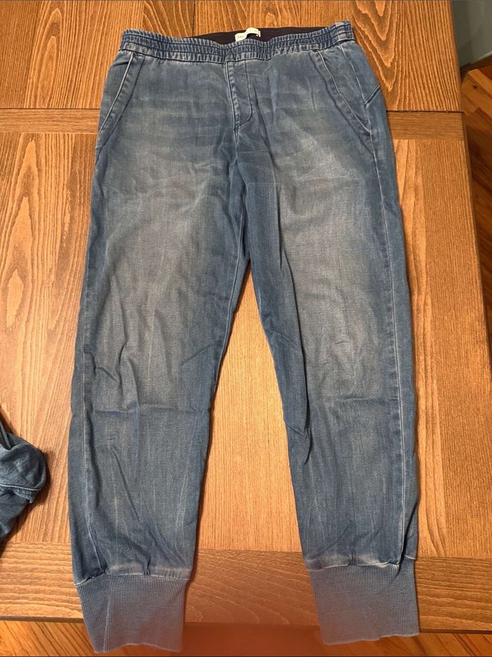 SALE Women’s Gap Jogger Jeans